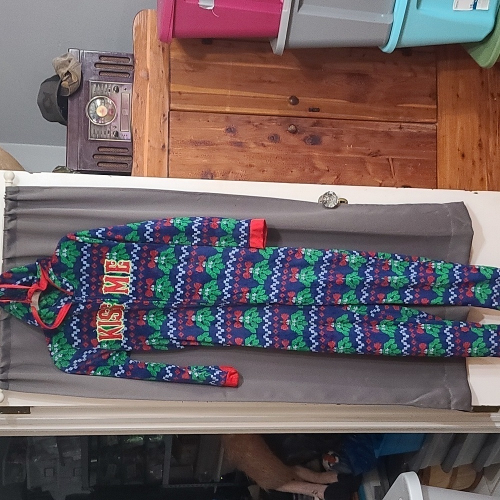 Holiday Time Mens Union Suit Pajamas Kiss Me Hooded W/Mistletoe Back Flap Sz M